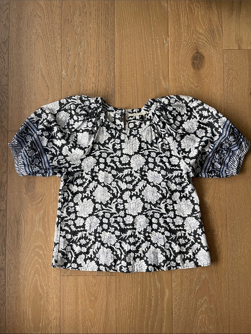 Anthropologie Floral Puff-Sleeve Women’s Top in Black and White